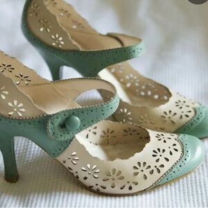 Vintage-Inspired Mint and Cream Mary Jane Heels